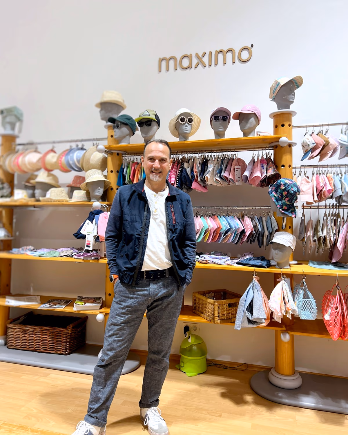 Axel Müller im Gespräch im Showroom